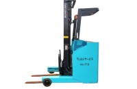 Giải Pháp Xe Nâng Hàng Cho Ngành Nhựa: Tối Ưu Hiệu Suất &amp; An Toàn