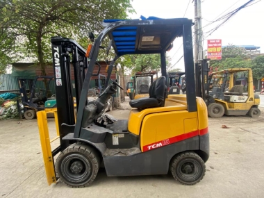 xe nâng TCM