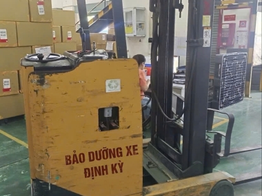 Bảo dưỡng xe nâng điện đứng lái