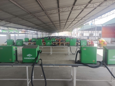 xe nâng điện sạc bao lâu