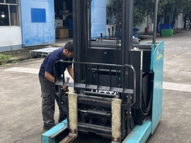 Thuê xe nâng khu công nghiệp Long Đức