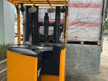 Thuê Xe Nâng Reach Truck Tại TP.HCM