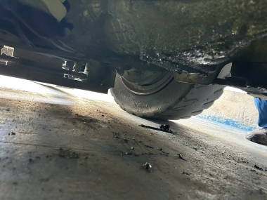 Xe nâng bị rò dầu- cách khắc phục