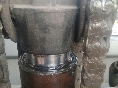 xe nâng bị tụt ty: nguyên nhân và cách xử lý