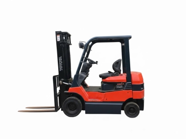 thuê xe nâng 2.5 tấn khu công nghiệp Tân Bình giá rẻ