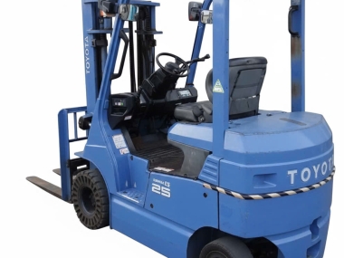 cho thuê xe nâng điện 2.5 tấn pin lithium