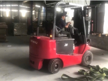 Giải Pháp Xe Nâng Ngành Bao Bì: Tối Ưu Hóa Quy Trình Sản Xuất Và Lưu Kho