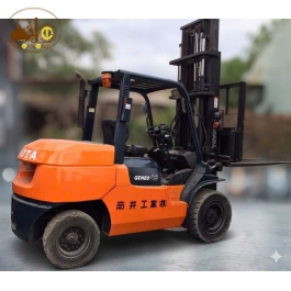 XE NÂNG DẦU TOYOTA 4.5 TẤN