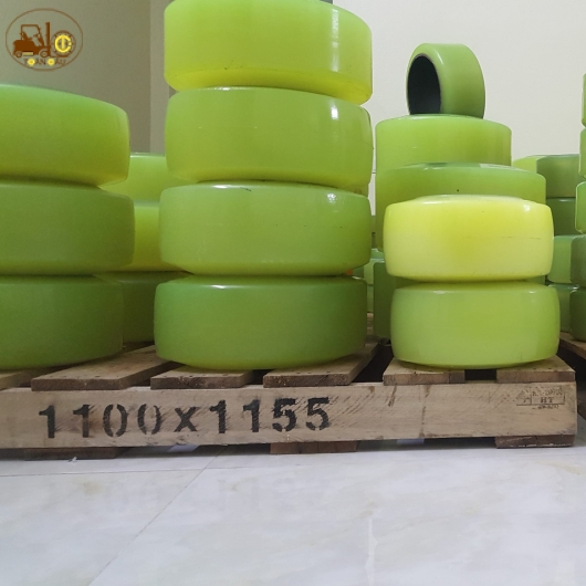 BÁNH PU XE NÂNG ĐIỆN ĐỨNG LÁI