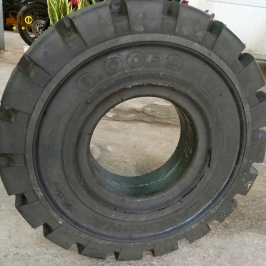 Vỏ đặc xe nâng casumina ( Bánh xe nâng casumina)
