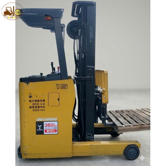XE NÂNG ĐIỆN ĐỨNG LÁI UNICARRIERS 1.5 TẤN