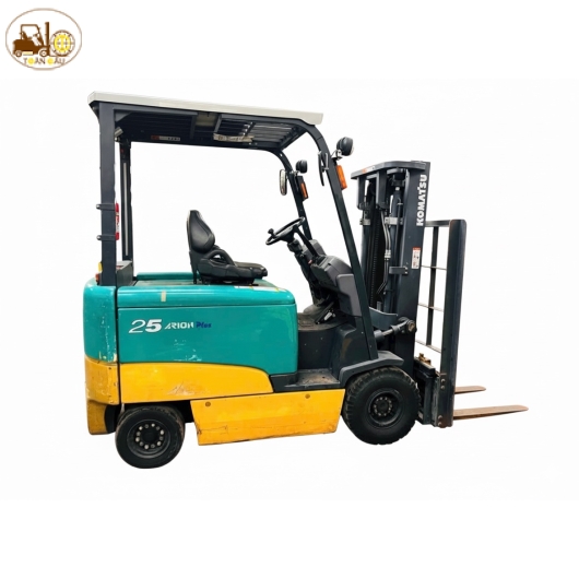 XE NÂNG ĐIỆN KOMATSU 2.5 TẤN -11
