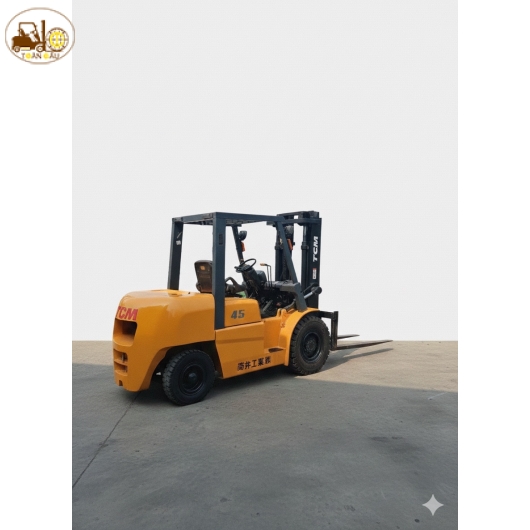XE NÂNG DẦU TCM 4.5 TẤN